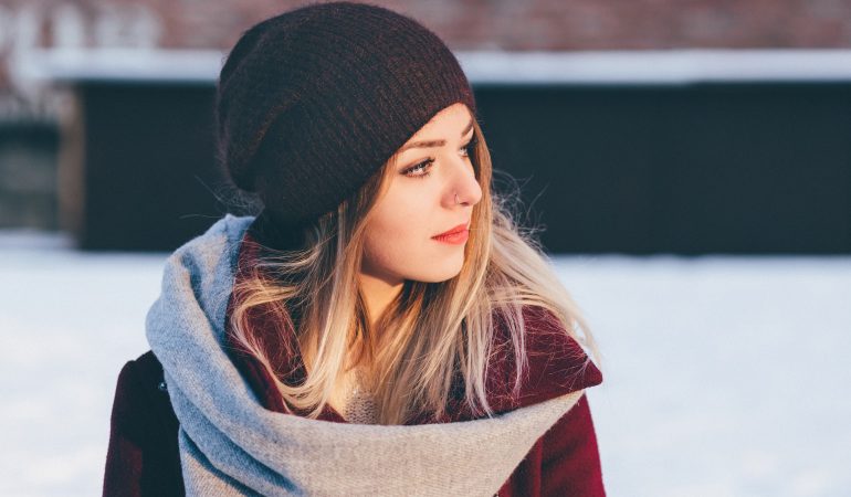 Mode femme : comment s&rsquo;habiller en hiver pour rester au chaud ?